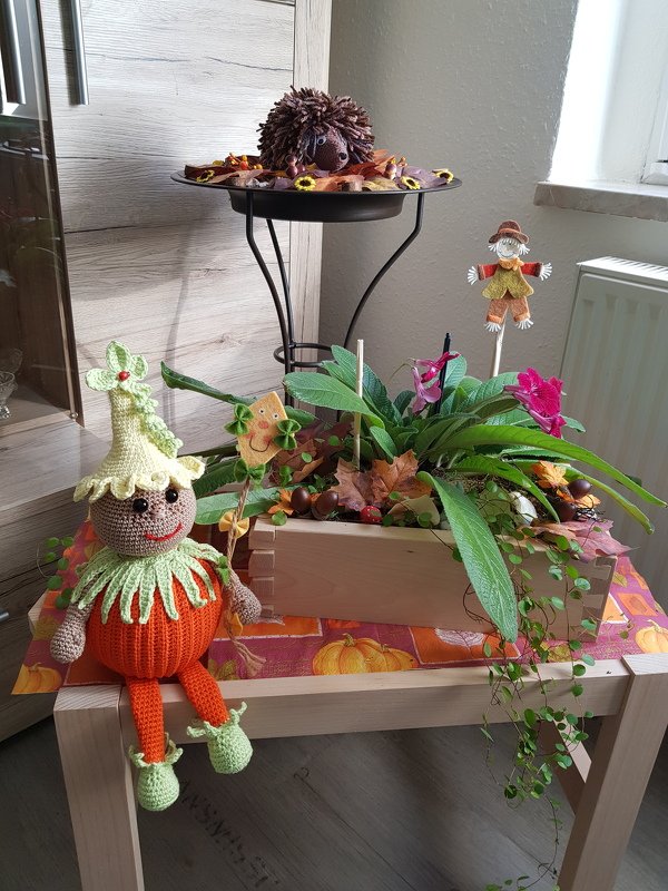 Kürbis Karlchen, großer Treppenhocker, Kantenhocker oder Türstopper Herbst