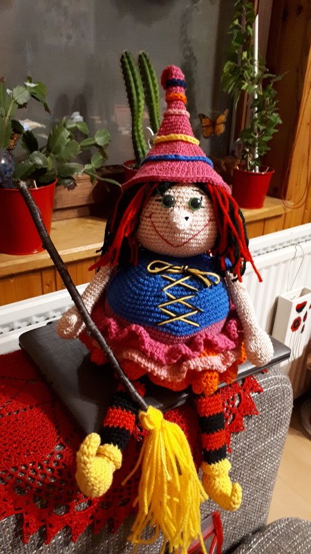 Hexe Pummel Kantenhocker Türstopper Halloween Herbst Deko