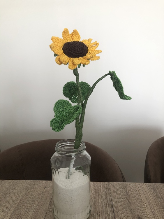 Sunflowers - simple from scraps of yarn