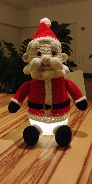 Meine Weihnachtsmannlampe ist fertig und ich glaube sie ist mir gelungen