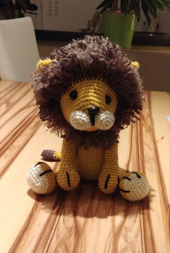 Dieser süsse Löwe war eigentlich schnell fertig. Sehr verständliche Anleitung