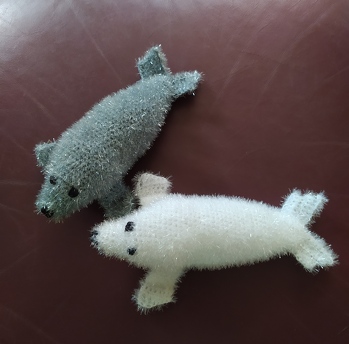 Supersüße Robben für einen tollen Badespaß. Nach der Anleitung von Somethinks Desingn gefertigt