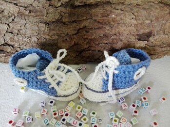 Anleitung von zwergerlstrick
tolle Anleitung, Schritt für Schritt, macht riesig Spaß die Schühchen wachsen zu sehen.