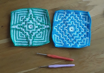 Bin im Mosaik Fieber.
Links selbst rumprobiert, Rechts nach AL