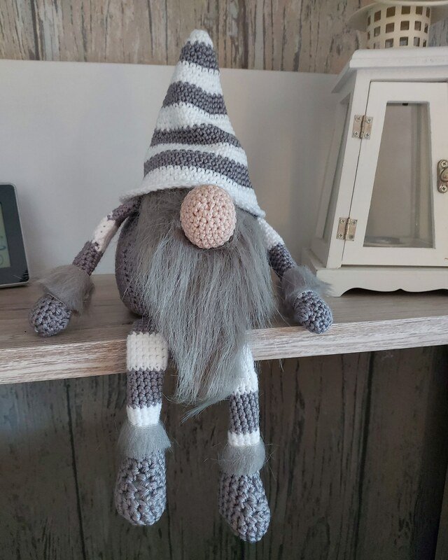 gro&szlig;er sitzender Wichtel 40 cm Weihnachtsdeko H&auml;kelanleitung