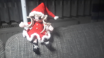 Mrs. Santa. Die Anleitung  ist gut. Ich habe wohl nur die Augen zu groß gemacht.