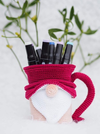 Die süsse Wichteltasse bleibt sicherlich nicht die einzige!
Die Anleitung ist leicht verständlich geschrieben  und die Fotos sehr hilfreich!
Danke Rimajas! 🥰