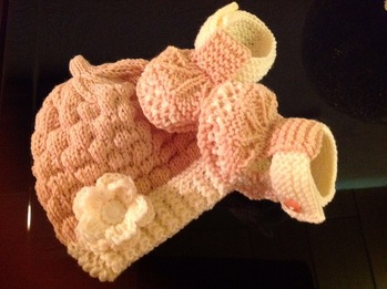 Für Neugeborene, selbst gestrickt