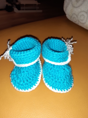 Die Schneeflocken hab ich weggelassen und Herzchen an die Seite  gehäkelt, aber die Häkelanleitung einfach genial! Daumen hoch!