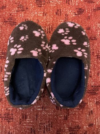 Den Stoff hatte ich noch übrig vom Nähen eines Hundemantels! Sind schön warm jetzt in der kalten Jahreszeit!