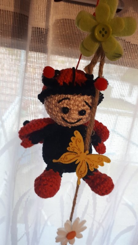 Frühlingsboten Marienkäfer Glückskäfer auf Blume