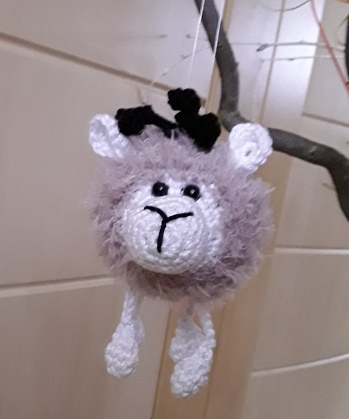 Das Schäfchen ist schnelle gehäkelt und hat echt Spaß gemacht.  Nun werde ich noch welche für den Osterstrauch und als kleine Geschenke häkeln....Danke für die tolle Anleitung