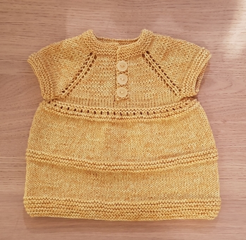 Tolle Anleitung von appelino. Nun traue auch ich mich an Raglan ran!