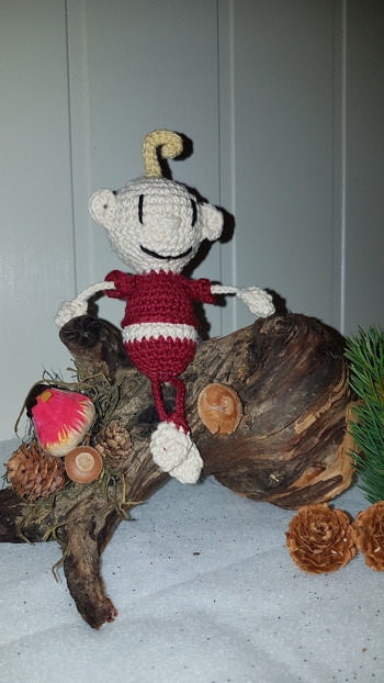 was kleines , süß und einfach mal schnell gemacht,  tolle Anleitung
https://www.crazypatterns.net/de/items/40567/haekelanleitung-der-kleine-yogi-c