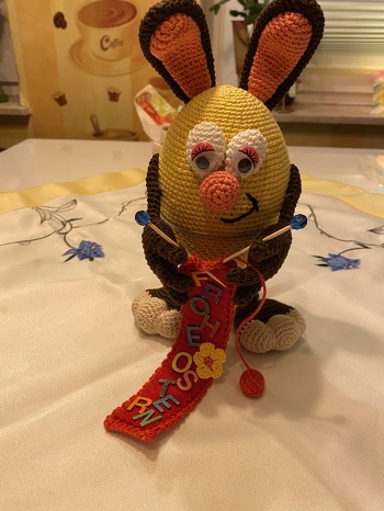 https://www.crazypatterns.net/de/items/69831/haekelanleitung-verstrickte-ostern