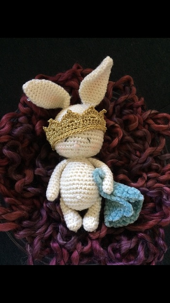 Müder kleiner Prinz 🥰 gehäkelt nach einer Anleitung von maleaboutique.