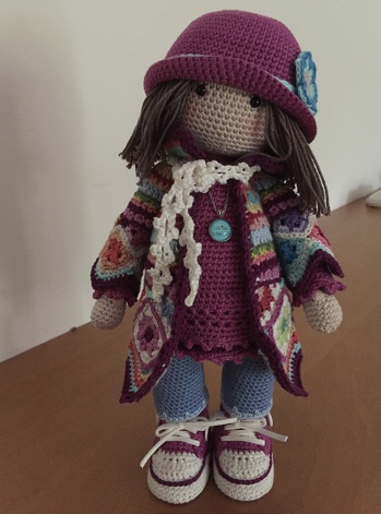Puppe Dawn nach einer Anleitung von CAROcreated Design. Die Anleitung ist sehr ausführlich geschrieben und gut nachzuarbeiten. Man sollte aber schon ein bisschen Häkelerfahrung haben.