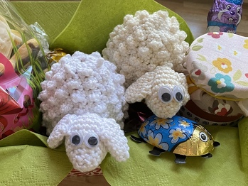 Leider hab ich es versäumt, die ganze Schafherde zu fotografieren... es waren tolle Osterkörbe!