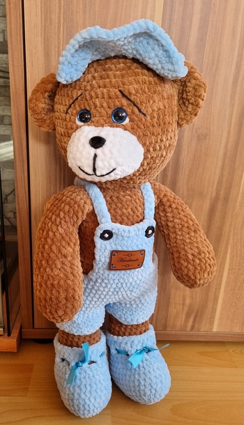 Theo ist fertig...
Anleitung Crazypatterns Marlens Kreativstübchen.
Schuhe waren zu schwer,wurden abgeändert 😊.