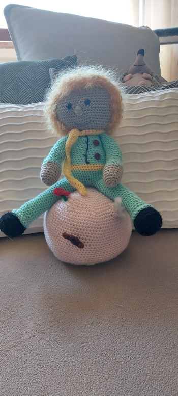 .... das ist der kleine Prinz mit seinem Planeten, den habe ich für meine Mama zum Muttertag gemacht... ohne Anleitung