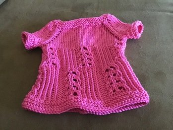 Wunderschönes Puppenkleid machte Freude es zu Stricken 🧶 LG Birgit
