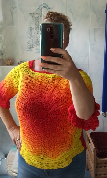 Sommer Pulli Sonnenaufgang. Gehandelt nach einer Anleitung von crazy pattern. Etwas individuell abgeändert. Wolle von hobbi.de twirl cotton.