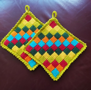 Hat viel Spaß gemacht diese schönen Topflappen nach zu häkeln!