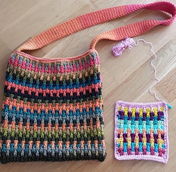 Hier noch mal das Muster  in Bunt zum Vergleich