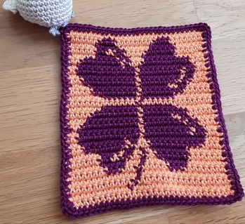 Sehr gut erklaert, vielen lieben Dank. Hat Spass gemacht, den kleinen Piepmatz und den Untersetzer nachzuarbeiten. (A
L aus der Blog-Seite)