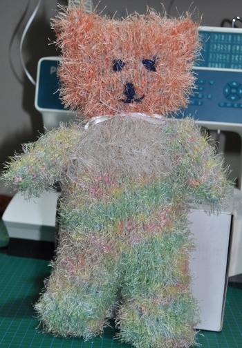 Strickteddy aus Restwolle gestrickt