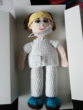 Super beschrieben. Beim Sticken (Augen...) musste ich passen aber da sind meine Ungeduld u Unbegabtheit schuld. Danke an waldtrollfairy.