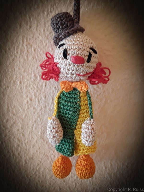 Clown Oskar als Taschenbaumler