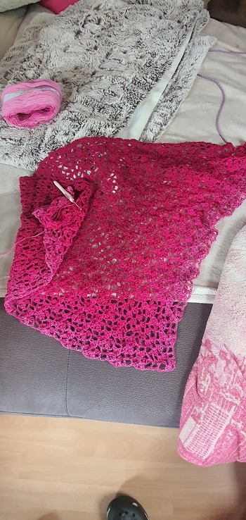 Erstes Tuch, nach anfänglichen Schwierigkeiten ist es am Ende super schön geworden