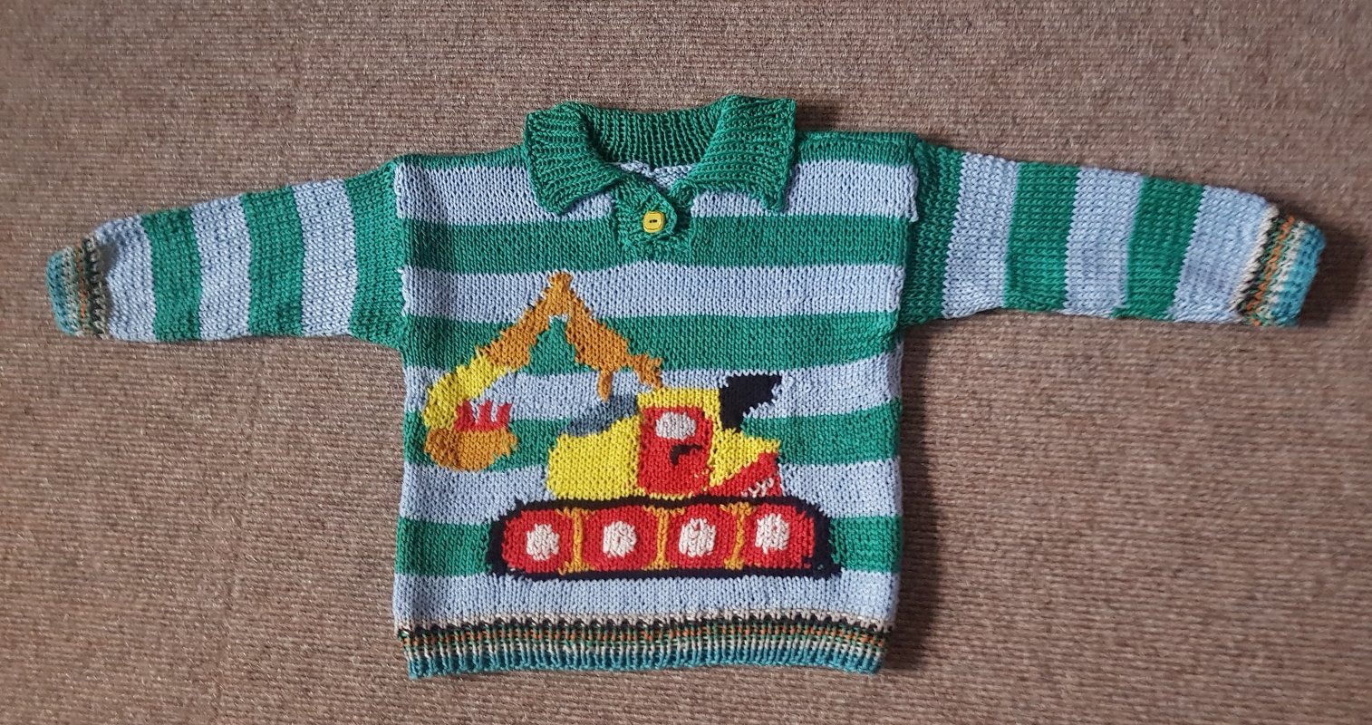 Sweater in 2 sizes - with 2 motifs - Knitting pattern