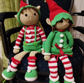 Mir hat es richtig Freude bereitet die Weihnachtselfen zu häkeln. Anleitung war sehr verständlich beschrieben. Die bekommen in der Adventszeit einen schönen Platz. 🥰