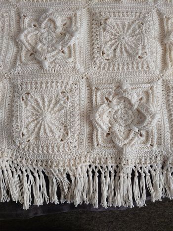 Grannys Sunflower und Taff von Petra Perle.
Hat acht Monate gedauert, aber sehr viel Spaß gemacht. 😊