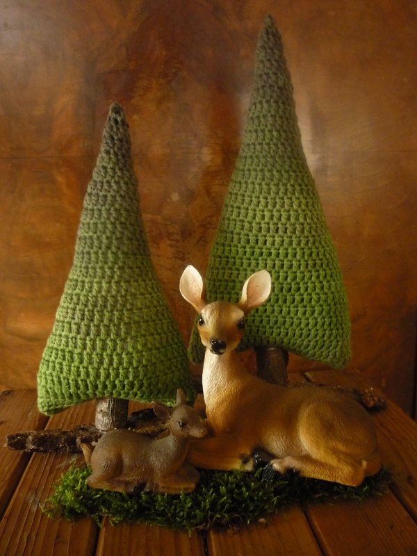 subtle fir tree in different sizes - crochet pattern