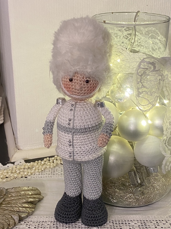 englischer Nussknacker oder Soldat der Queen in 2 Farbvarianten