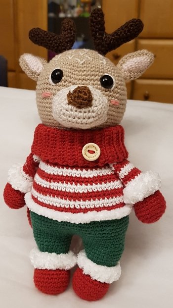 Die Anleitung ist gut verständlich geschrieben der Elch war schnell fertiggestellt es hat richtig Spaß gemacht