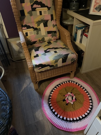 Danke Petra Perle passt wunderbar in meine Kuschelecke War gut nachzuarbeiten.Petra Perle ist er nicht zauberhaft geworden?