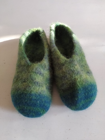 Sie passen. Bin ganz happy. Schuhgröße 45