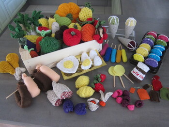 über viele Jahre sind diese Unikate und noch viele mehr von mir geschaffen worden. Leider findet man zu wenig Abnehmer.