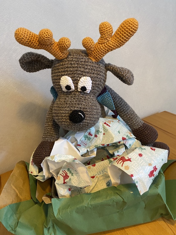 2 in 1: Trophäe und großes Kuscheltier Eddie Elch, Schlenkertier Häkelanleitung als PDF