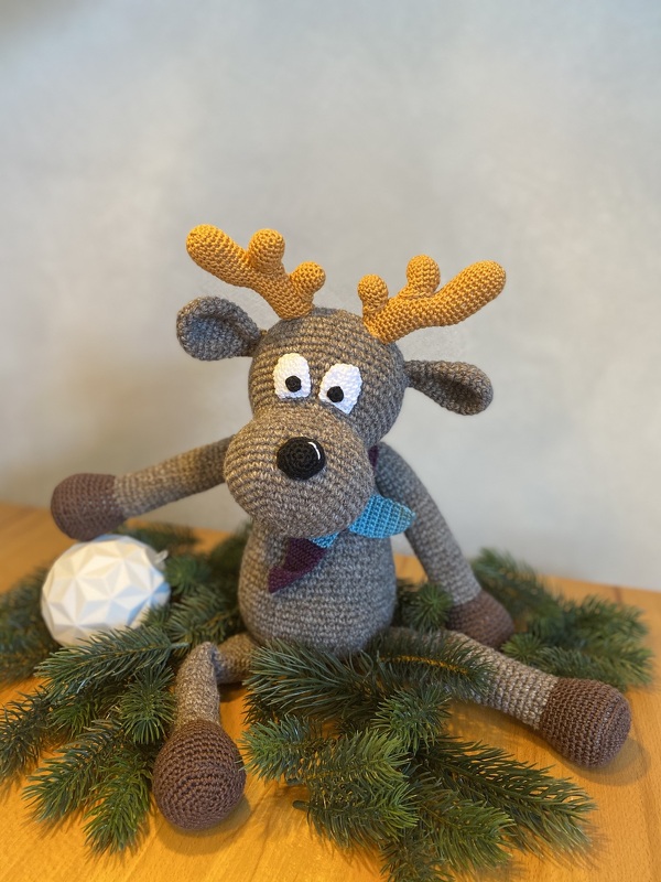 2 in 1: Trophäe und großes Kuscheltier Eddie Elch, Schlenkertier Häkelanleitung als PDF