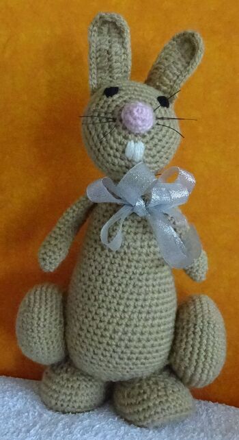 Meine Version - gefertigt nach kostenloser Häkelanleitung für Hase von Tanjas Handarbeiten