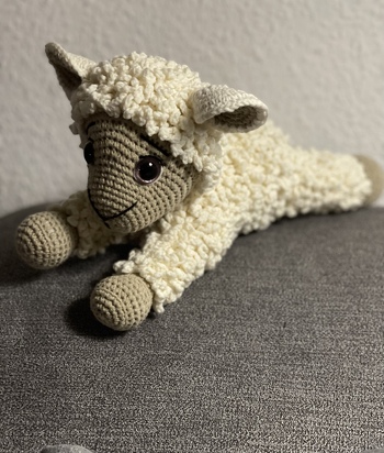 Das Schäfchen Lennox von Marlens Krativstübchen musste ich unbedingt häkeln. Tolle Anleitung und lief super!