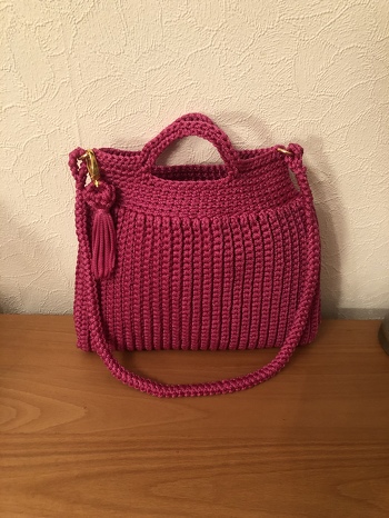 Mir hat es viel Spaß gemacht, die Tasche zu häkeln, und wenn ich nicht mehr weiter wusste, hat mir Marions Zickzack Tasche
immer und zu jeder Zeit weitergeholfen