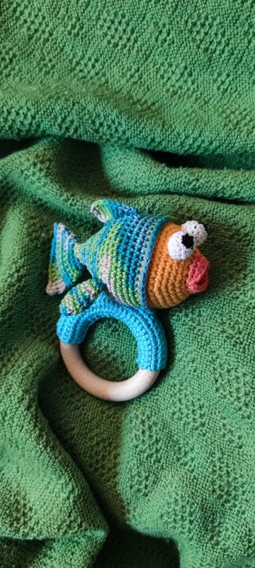 Häkelanleitung Babyrassel "Fisch"