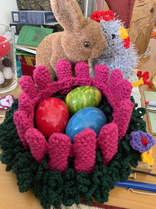 Häkelanleitung Osterkörbchen "Gartenzaun"