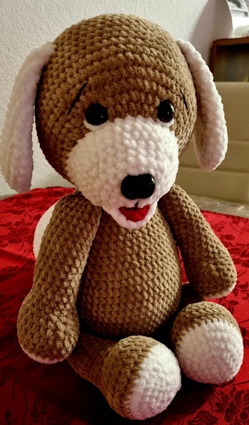 Sehr schöne Anleitung, gehäkelt mit Chenille Wolle...